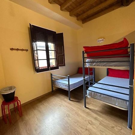 Albergue De Peregrinos Compostela Molinaseca Exteriör bild