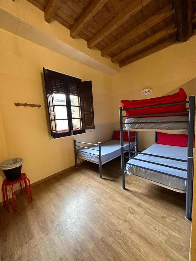 Albergue De Peregrinos Compostela Molinaseca Exteriör bild